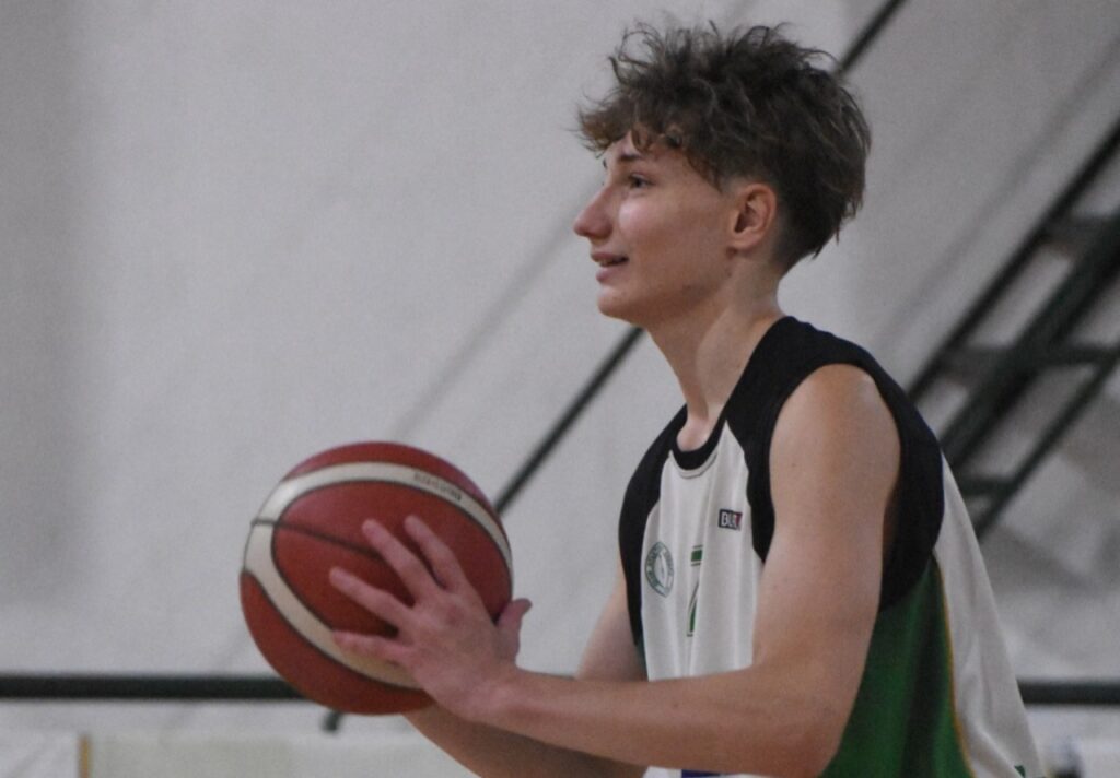 Básquetbol U