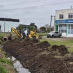 LIMPIEZA DE ALCANTARILLAS Y DESAGÜES PLUVIALES PARA TENER UN MEJOR ESCURRIMIENTO DEL AGUA LOS DÍAS DE LLUVIA